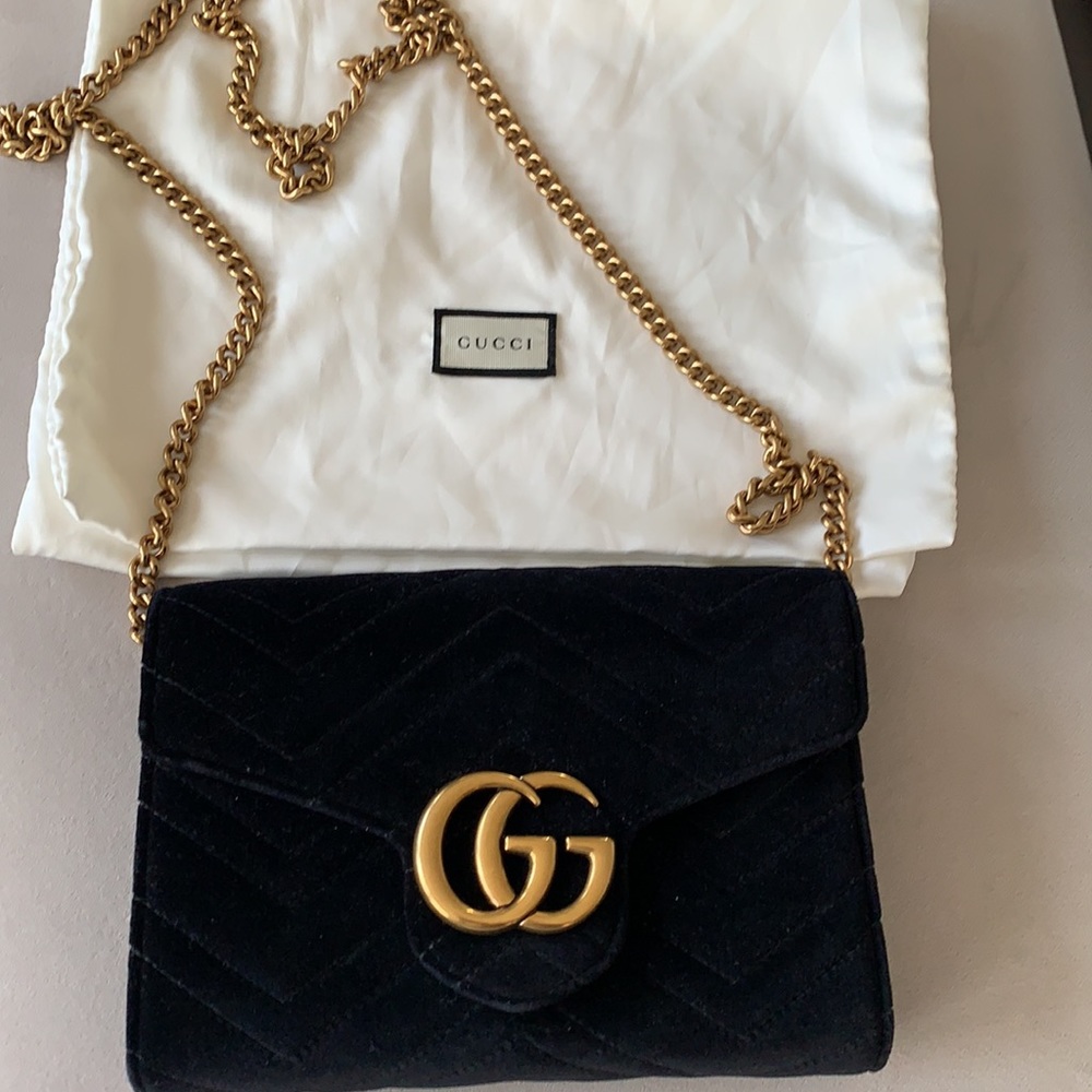 Authentic Gucci Marmont black velvet handbag - Picture 2 of 16